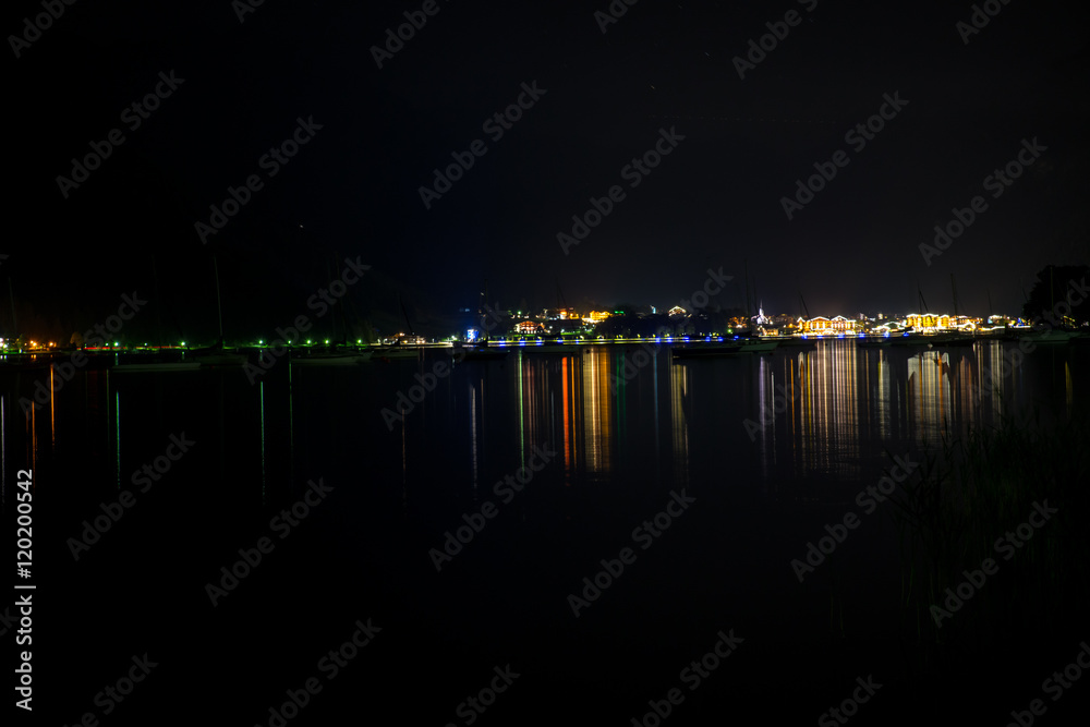 Fototapeta premium Achensee at night / View of Pertisau, Achensee at night