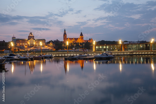 Szczecin   Wieczorny widok na miasto