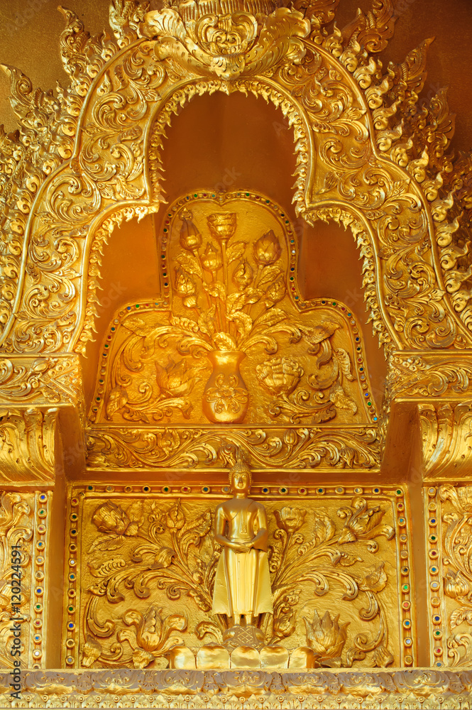 Fototapeta premium Thailand-November 5, 2015:Close up of decorated wall in front of, Thailand temple