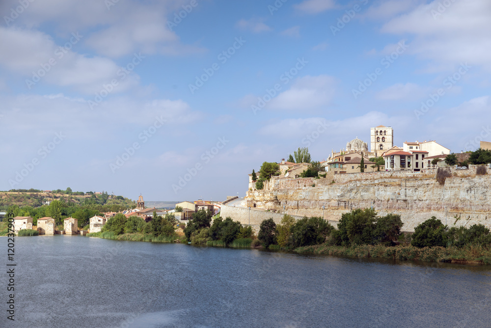 Zamora and Douro river