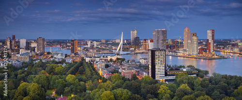 Obraz na płótnie Rotterdam Panorama. Panoramic image of Rotterdam, Netherlands during twilight blue hour. w salonie