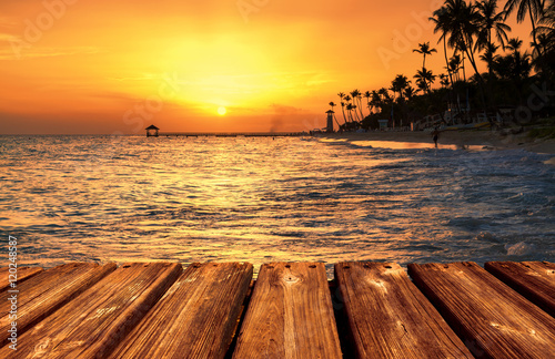 Fototapeta Naklejka Na Ścianę i Meble -  Caribbean sea beach sunset with palm trees.