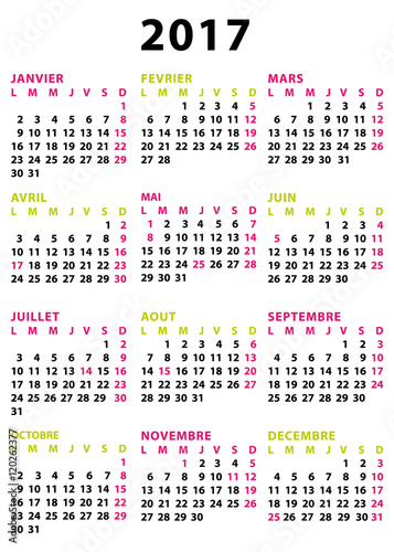 Calendrier 2017 annuel en français avec jours fériés.