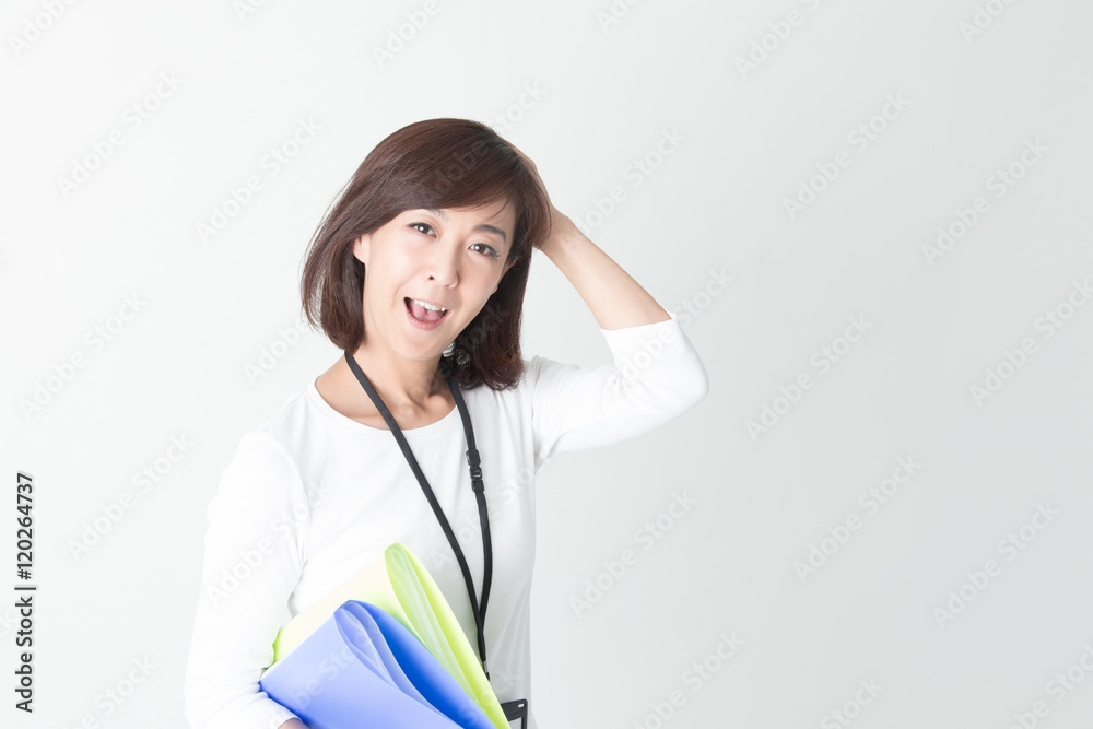 OLポートレート・ミドル女性白バック