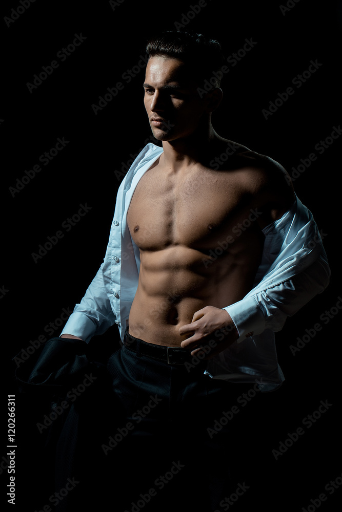 Naklejka premium Sexy muscular man