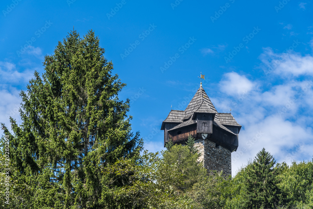 Markanter Turm der Burg Falkenstein in Kärnten Österreich Markanter Turm der Burg Falkenstein in Kärnten Österreich