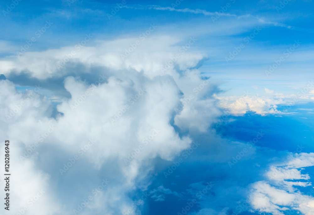 clouds in the blue sky