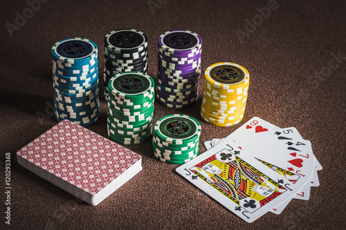 Spielkarten und Pokerchips