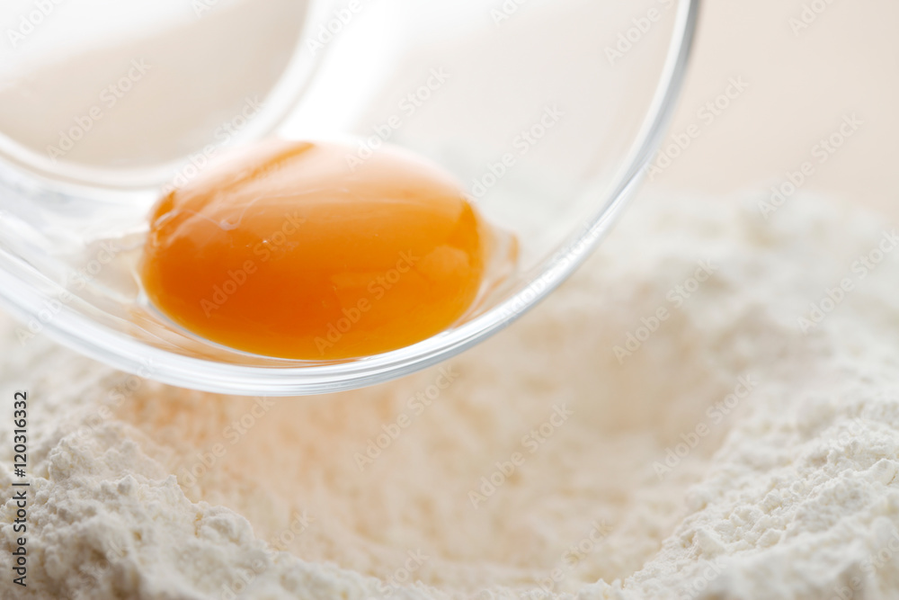 小麦粉と卵