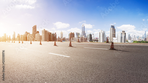 Canvas Print cityscape and skyline of shanghai from empty road