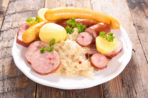 sauerkraut,cabbage and meat