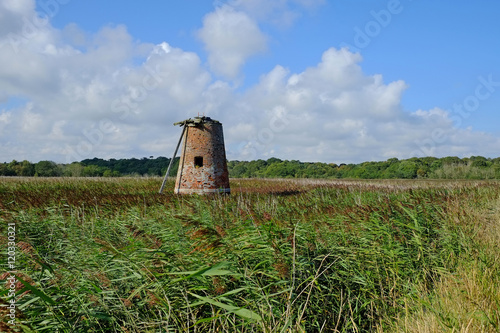 Schilderij op canvas The now derelict  drainage mill on Westwood marshes, Walberswick, near Southwold,  Suffolk