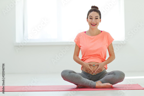 Fototapeta Naklejka Na Ścianę i Meble -  Pregnant yoga woman