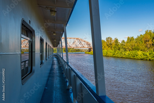 Iron bridge ship © dbrus