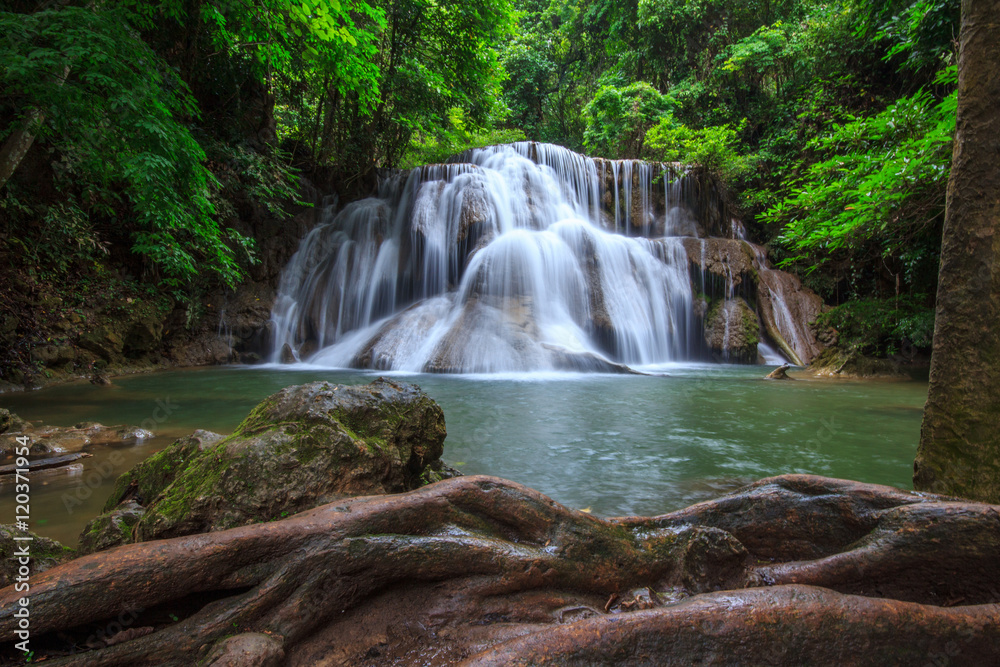 Obraz premium water fall in deep forest