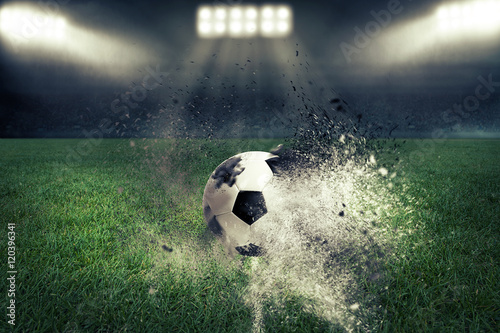 Fussball explodiert im Fussballstadion © Cara-Foto