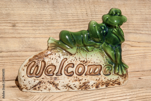 Figurka z żabkami welcome witamy