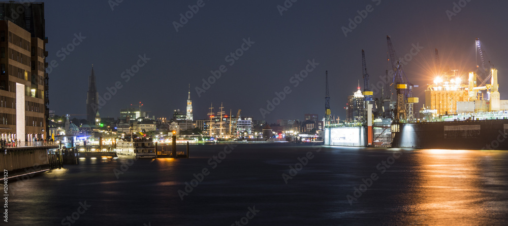 Hamburg, Hafen, Landungsbrücken, Nacht