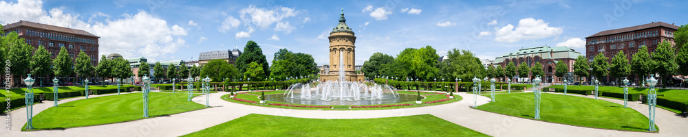 Mannheim Wasserturm und Rosengarten Panorama