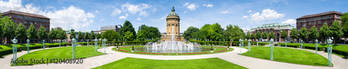 Mannheim Wasserturm und Rosengarten Panorama © eyetronic