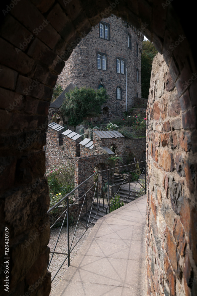 Obraz premium Burg Sooneck - Blick in den Innenhof