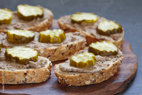 bread with liver pate