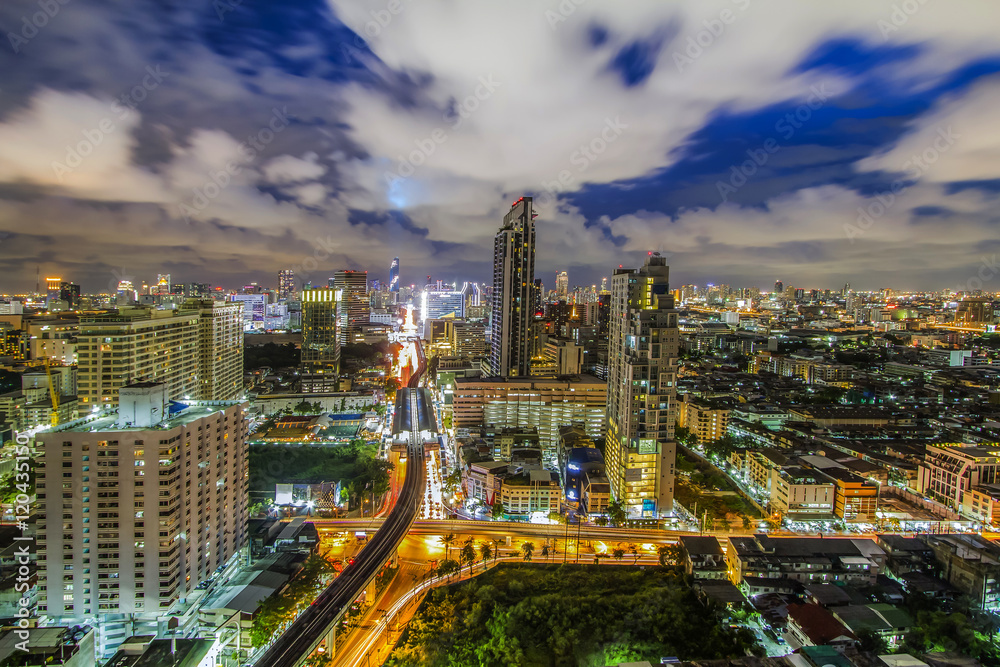 View Bangkok city tour assistance at sunset
