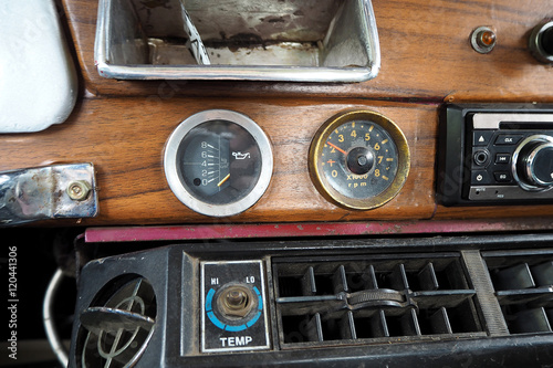 Dial vehicle
