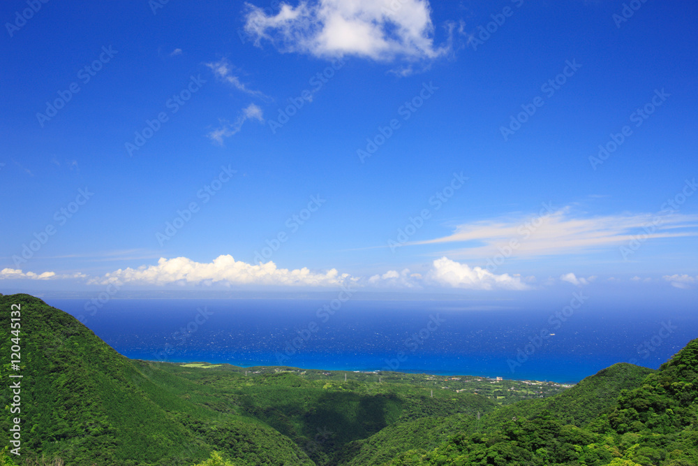 屋久島の海と山