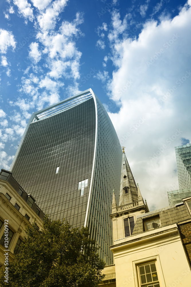 Obraz premium Contrast between old and modern buildings