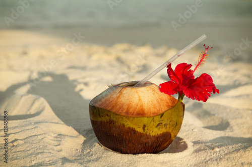 Fototapeta Naklejka Na Ścianę i Meble -  coconut drink on exotic tropical maldives beach