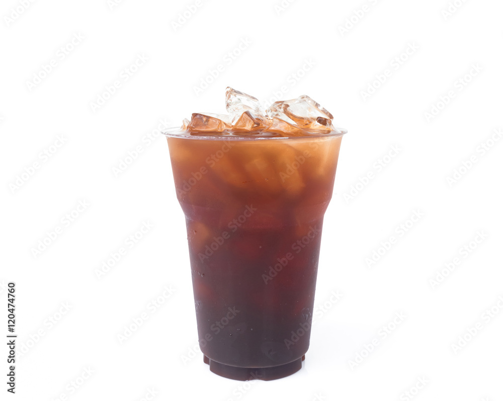 Φωτογραφία Closeup ice of americano on white background
