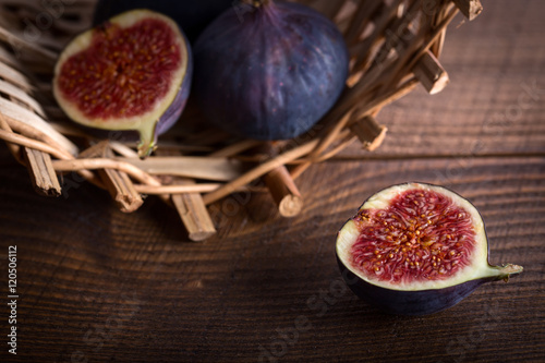 Fototapeta Naklejka Na Ścianę i Meble -  Fresh figs