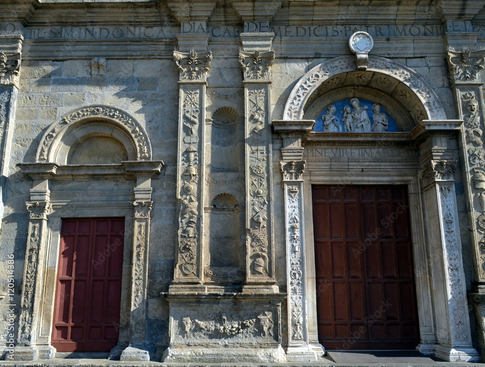 Kirchenportal in Bolsena
