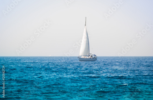 Sailing boat yacht on the sea © disq