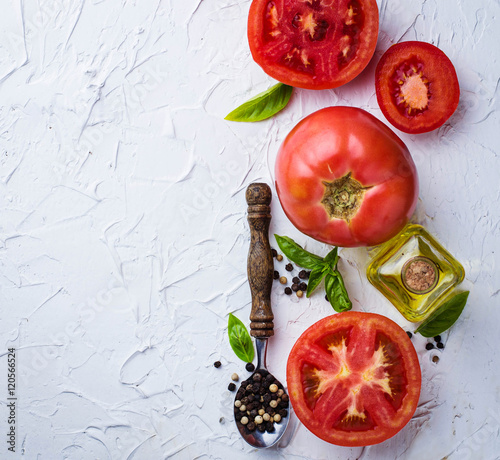 Ripe tomato, basil and olive oil