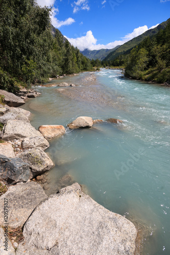 Doire de Ferret, torrente affluente della Dora Baltea, in val Ferret (Valle Aosta)