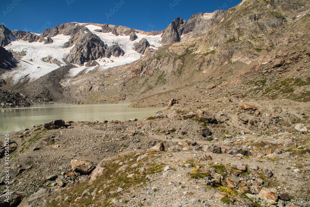 Massif de l'Oisans - Lac des Quirlies - Isère. Massif de l'Oisans - Lac des Quirlies - Isère.
