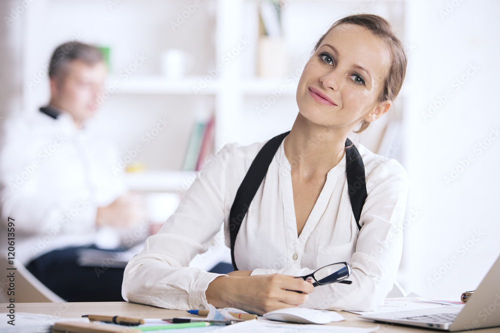 Obraz premium Portrait of woman at workplace