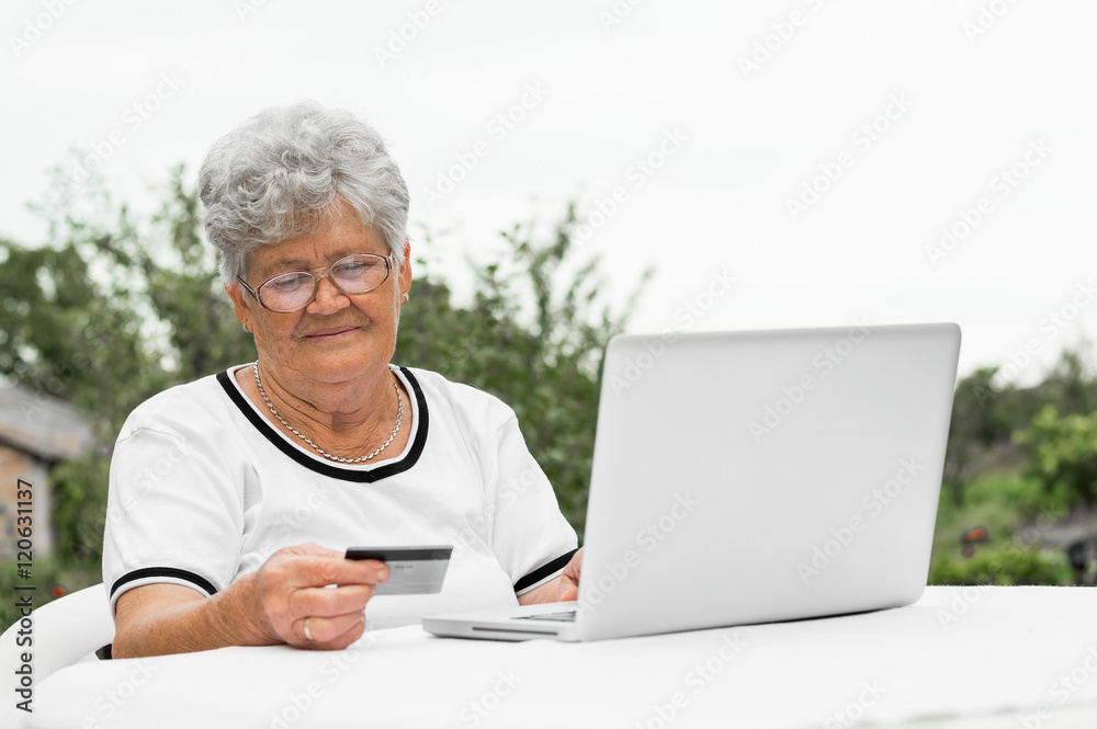 Grandmother buying online with credit card, looking for info Grandmother buying online with credit card, looking for info