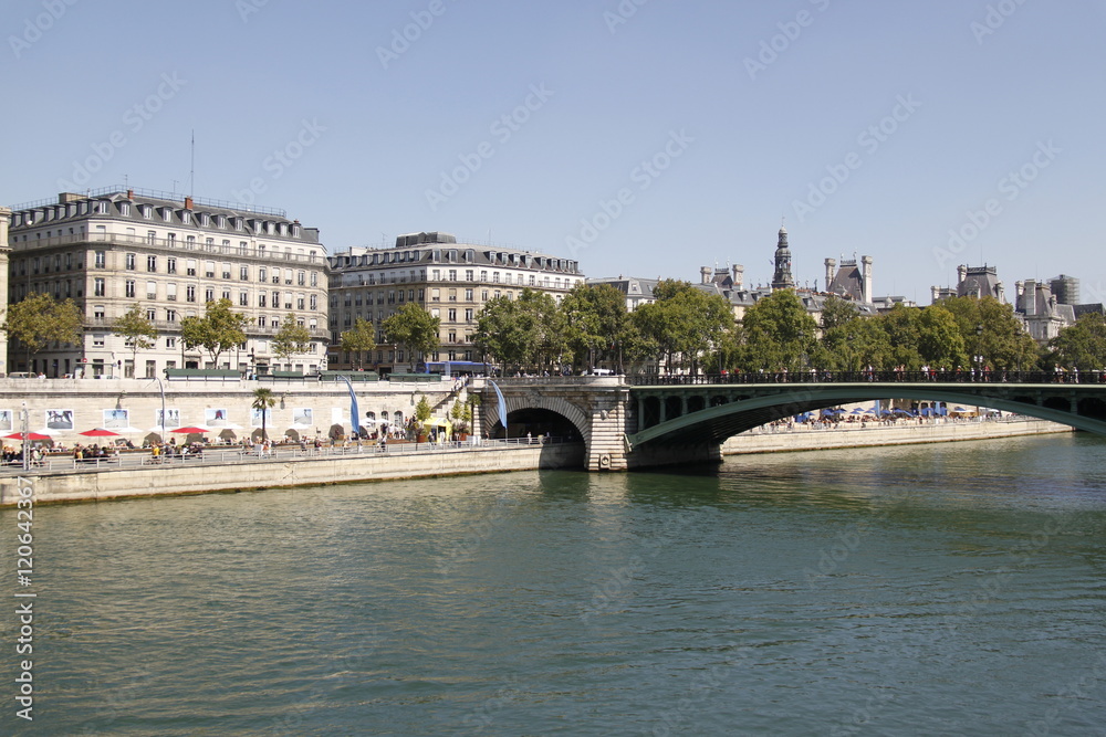 Paris Plage sur les quais de Seine à Paris