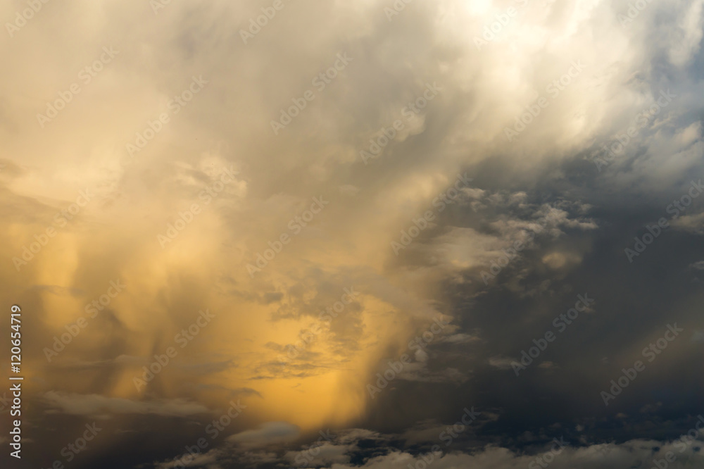 Obraz premium Strange clouds sky at sunset background in the evening