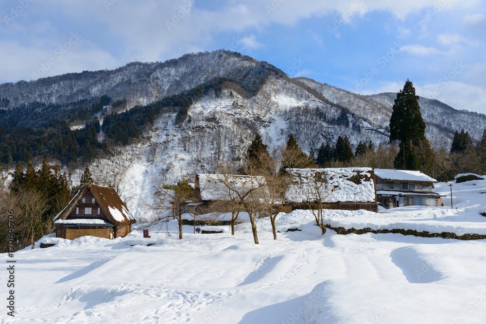 富山　五箇山　冬の相倉合掌造りの集落