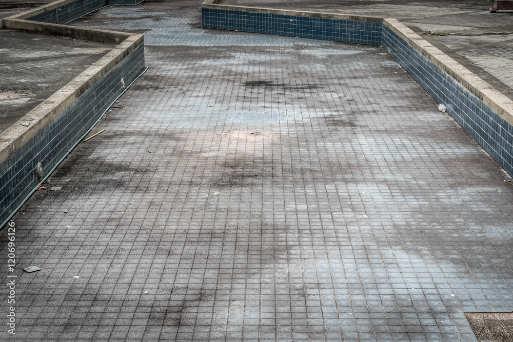 Obraz premium Abandoned pool