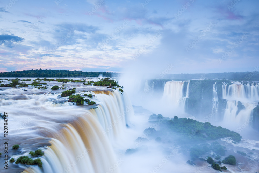 Iguacu Falls, Parana State, Brazil Iguacu Falls, Parana State, Brazil