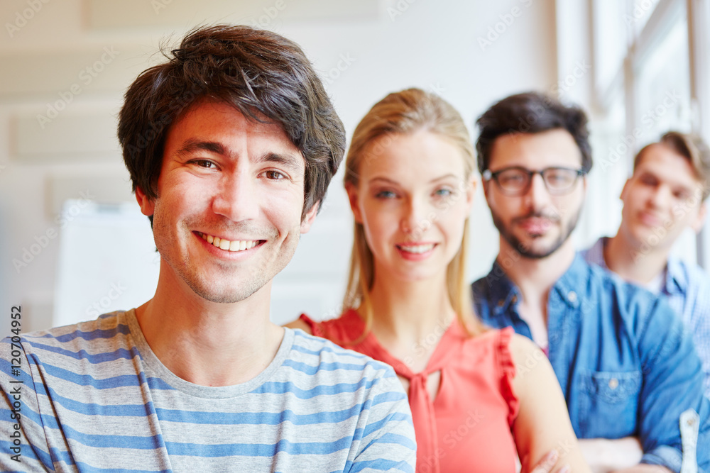 Start-Up Team mit Studenten Start-Up Team mit Studenten