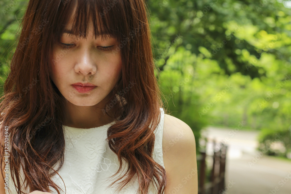 Portrait of the beautiful asian girl brokrn heart alone Portrait of the beautiful asian girl brokrn heart alone