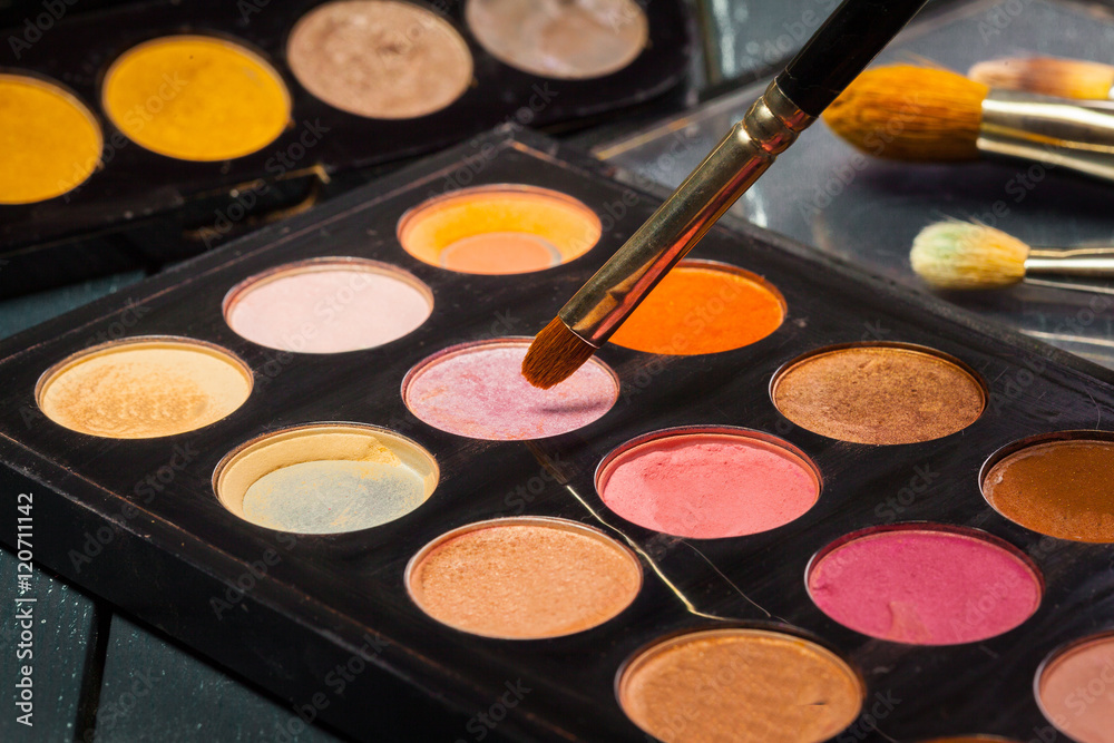 Makeup brushes and make-up eye shadows Makeup brushes and make-up eye shadows