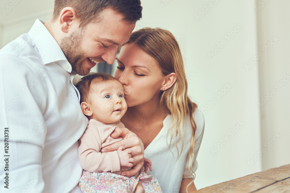 Kisses for baby - obrazy, fototapety, plakaty 