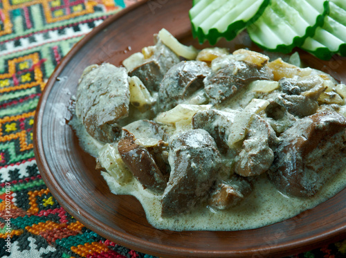 pork kidneys in cream sauce photo